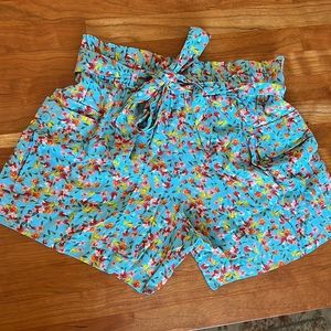 NWOT Loft XS Blue Floral Shorts Pockets & Waist Tie